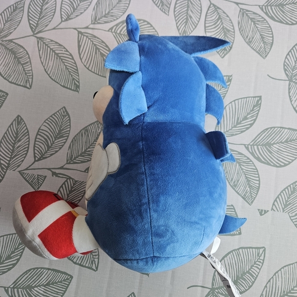 Sonic the Hedgehog 12" Blue Character Plush Toy - Picture 2 of 8